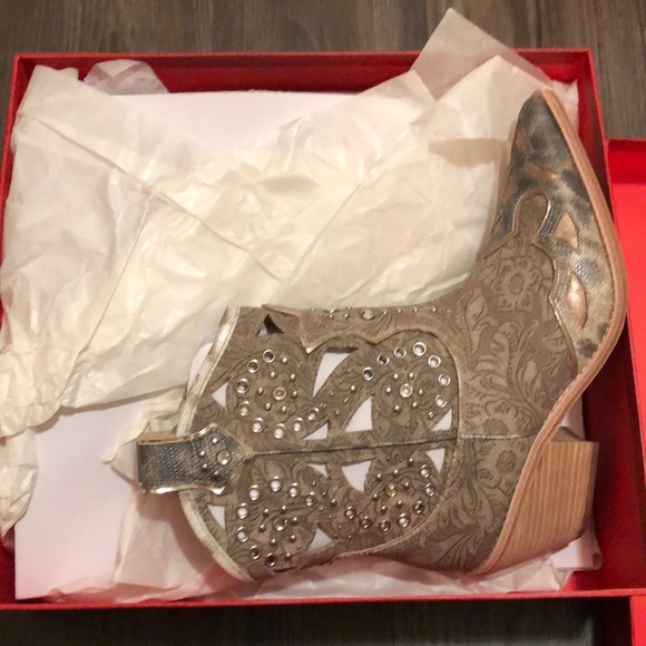 Donald J Pliner booties - Picture 5 of 5